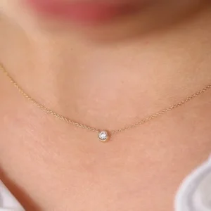 collar diamante solitario